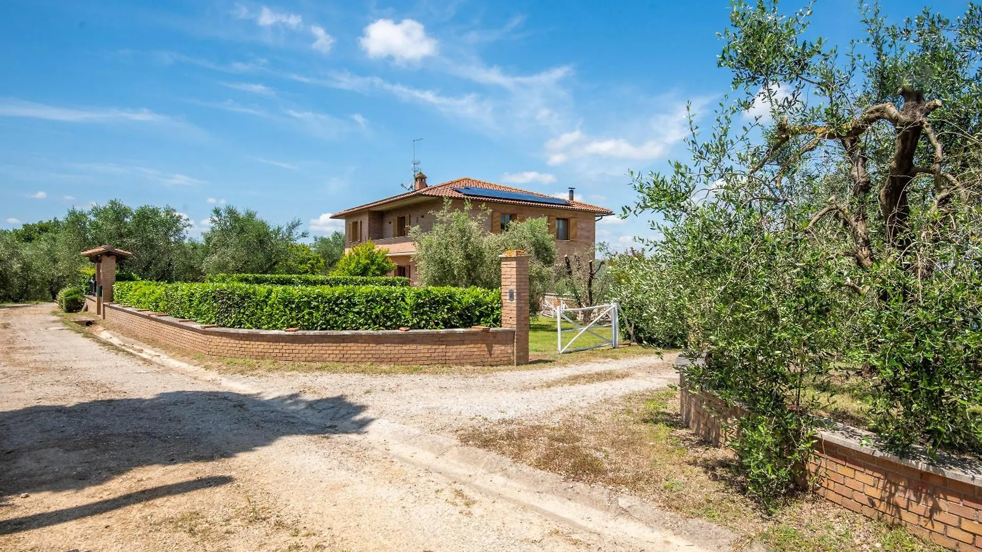 Holiday home Lo Scosso Siena Villa